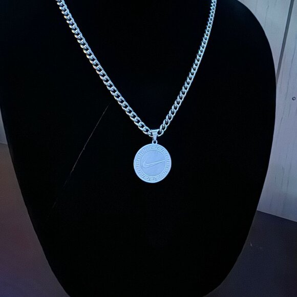 Nike Circle Pattern Pendant Necklace - Silver Plated - 5mm Cuban - 22" Chain - Picture 2 of 2